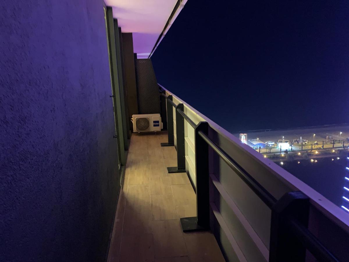 Vip Aparthotel Orbi City Sea View Batumi Exteriör bild