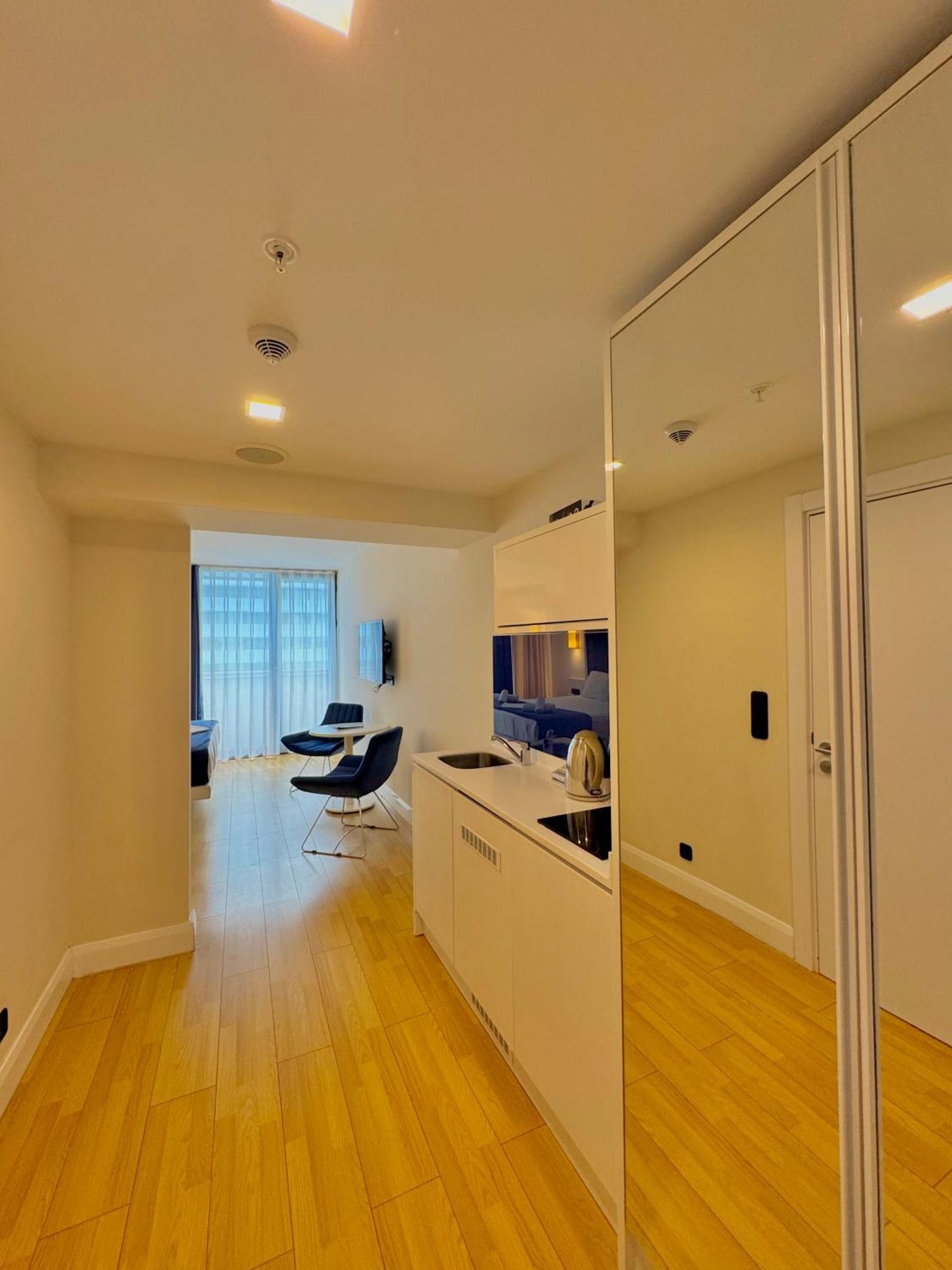 Vip Aparthotel Orbi City Sea View Batumi Exteriör bild