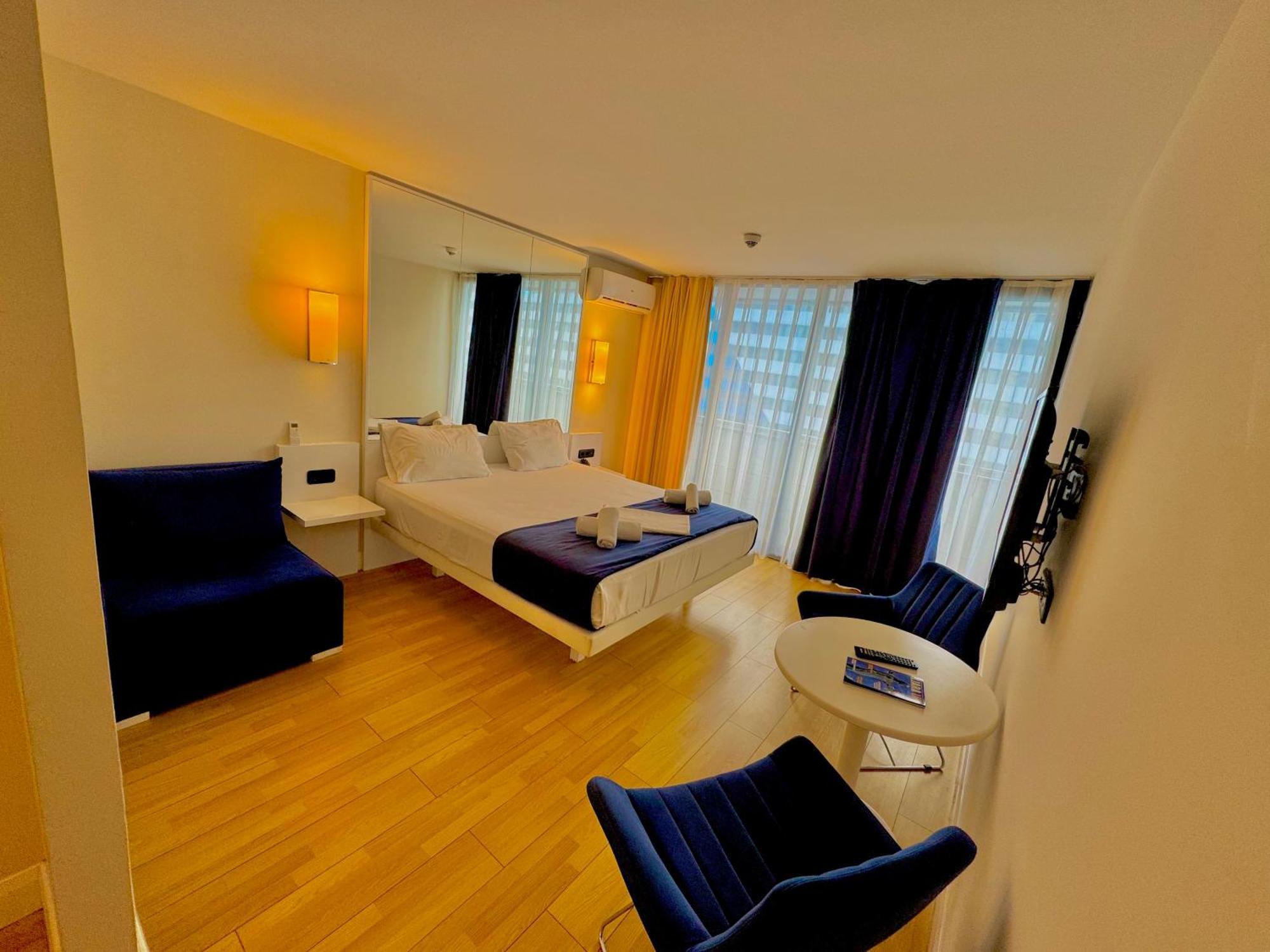 Vip Aparthotel Orbi City Sea View Batumi Exteriör bild